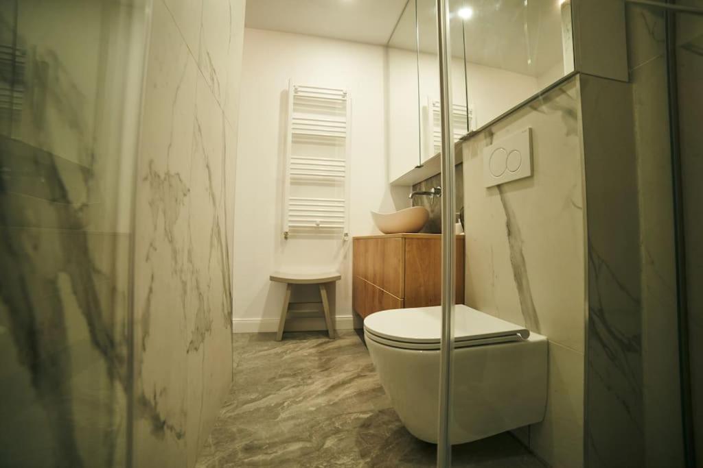 Ultracentral Two Rooms Apartment In Bucharest Bucareste Exterior foto